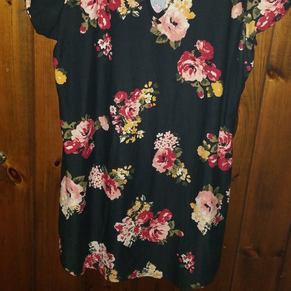 Plus size top - Picture 2 of 4